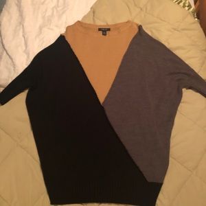 Short sleeve sweater